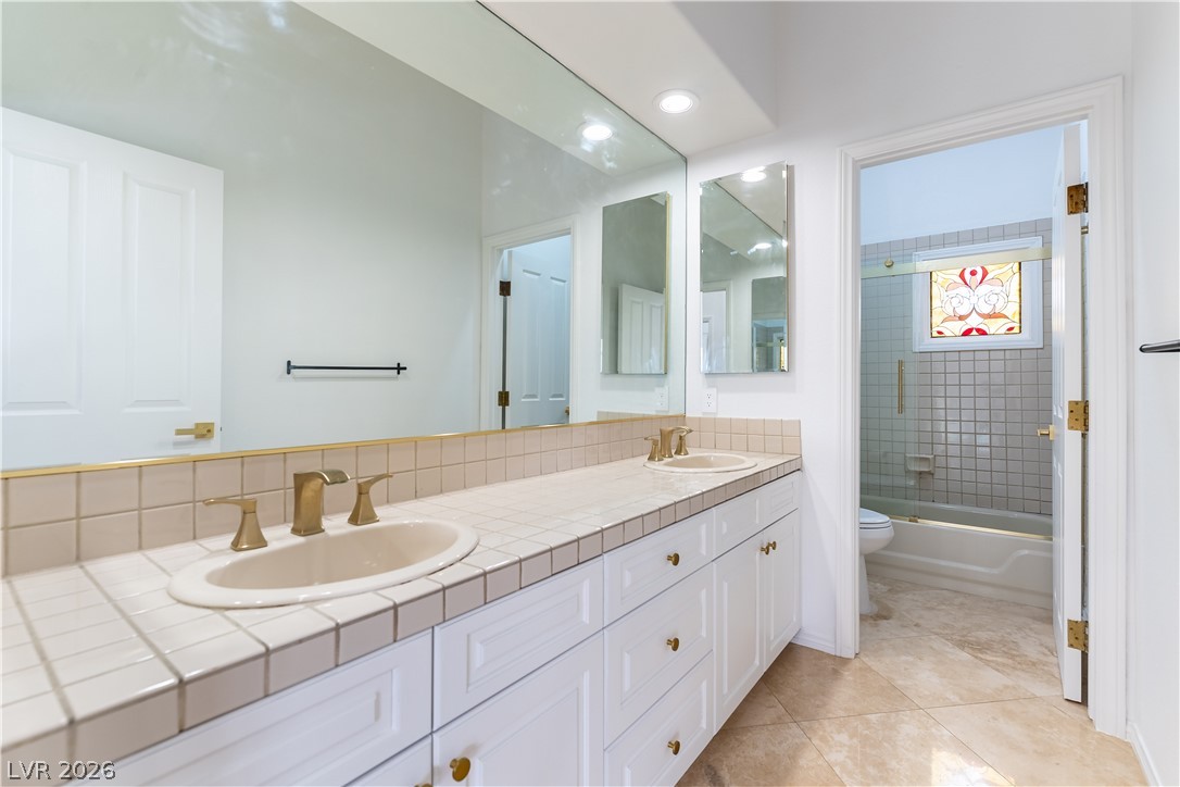 2208 Bay Hill Drive