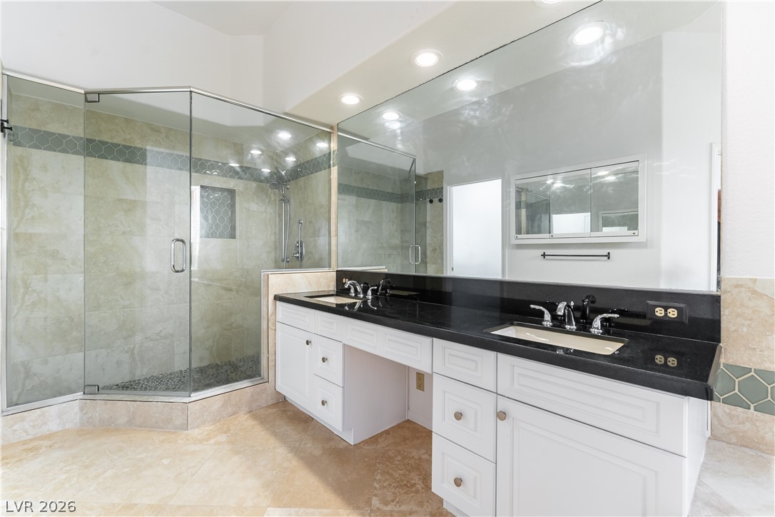 2208 Bay Hill Drive