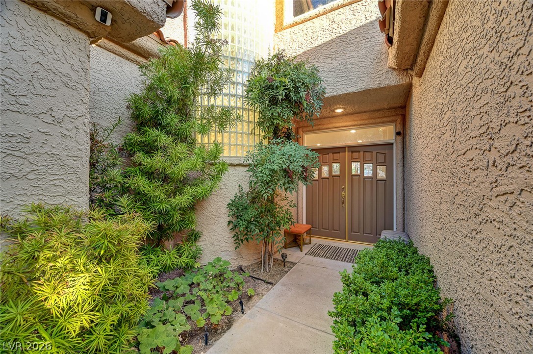 7995 Rio Rico Drive