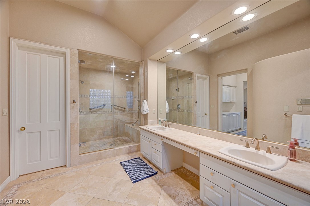 7995 Rio Rico Drive