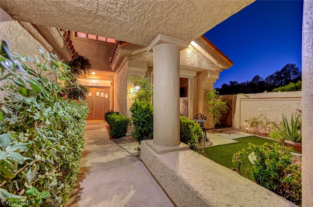 7995 Rio Rico Drive