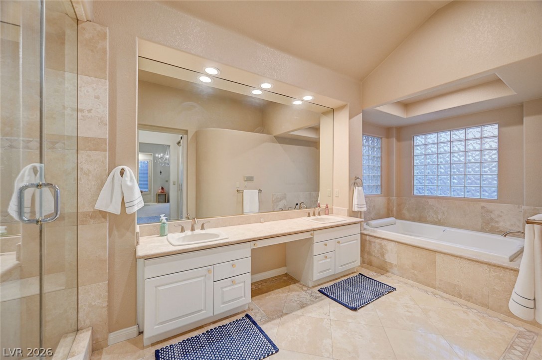 7995 Rio Rico Drive