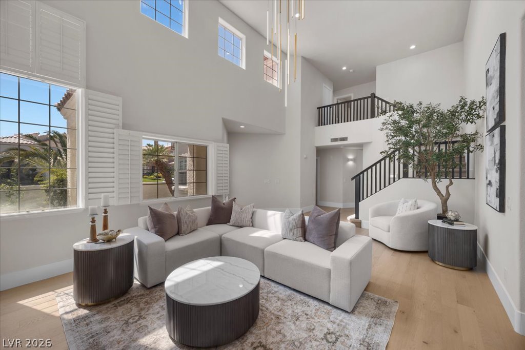 8024 Shorecrest Drive