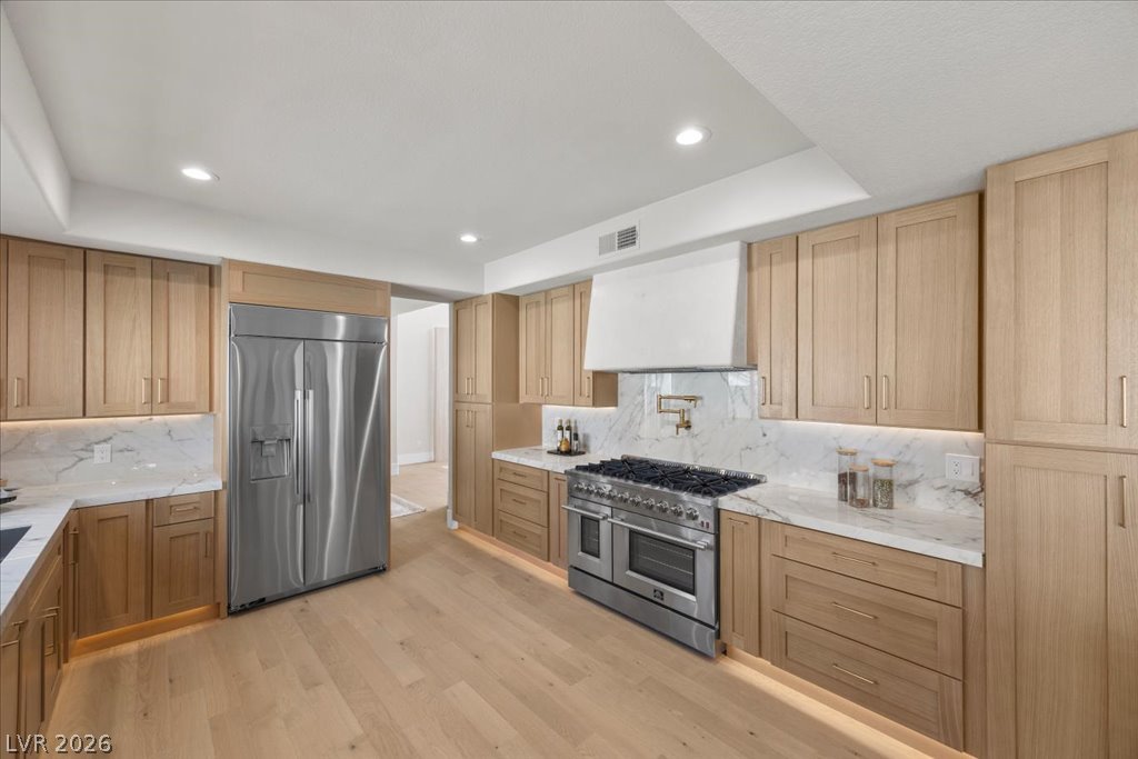 8024 Shorecrest Drive