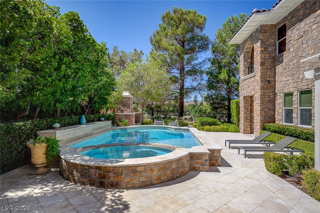 11827 Oakland Hills Drive