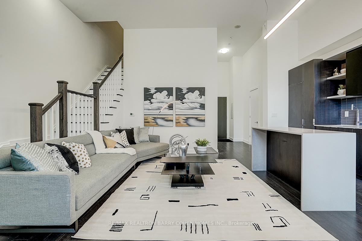 6 Parkwood Avenue TH107, Toronto C02 Unit: TH107