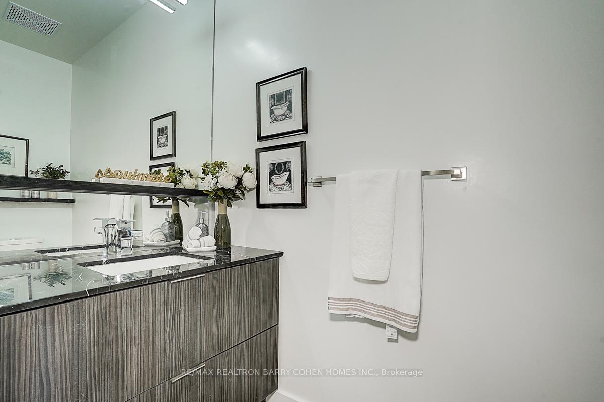 6 Parkwood Avenue TH107, Toronto C02 Unit: TH107