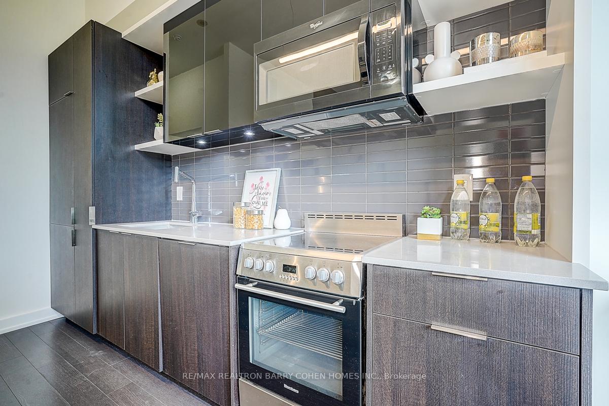 6 Parkwood Avenue TH107, Toronto C02 Unit: TH107