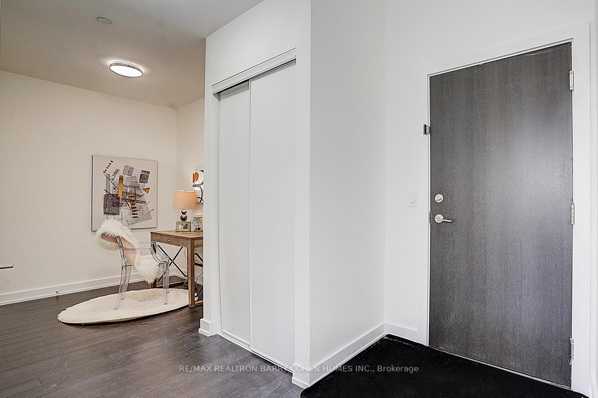 6 Parkwood Avenue TH107, Toronto C02 Unit: TH107