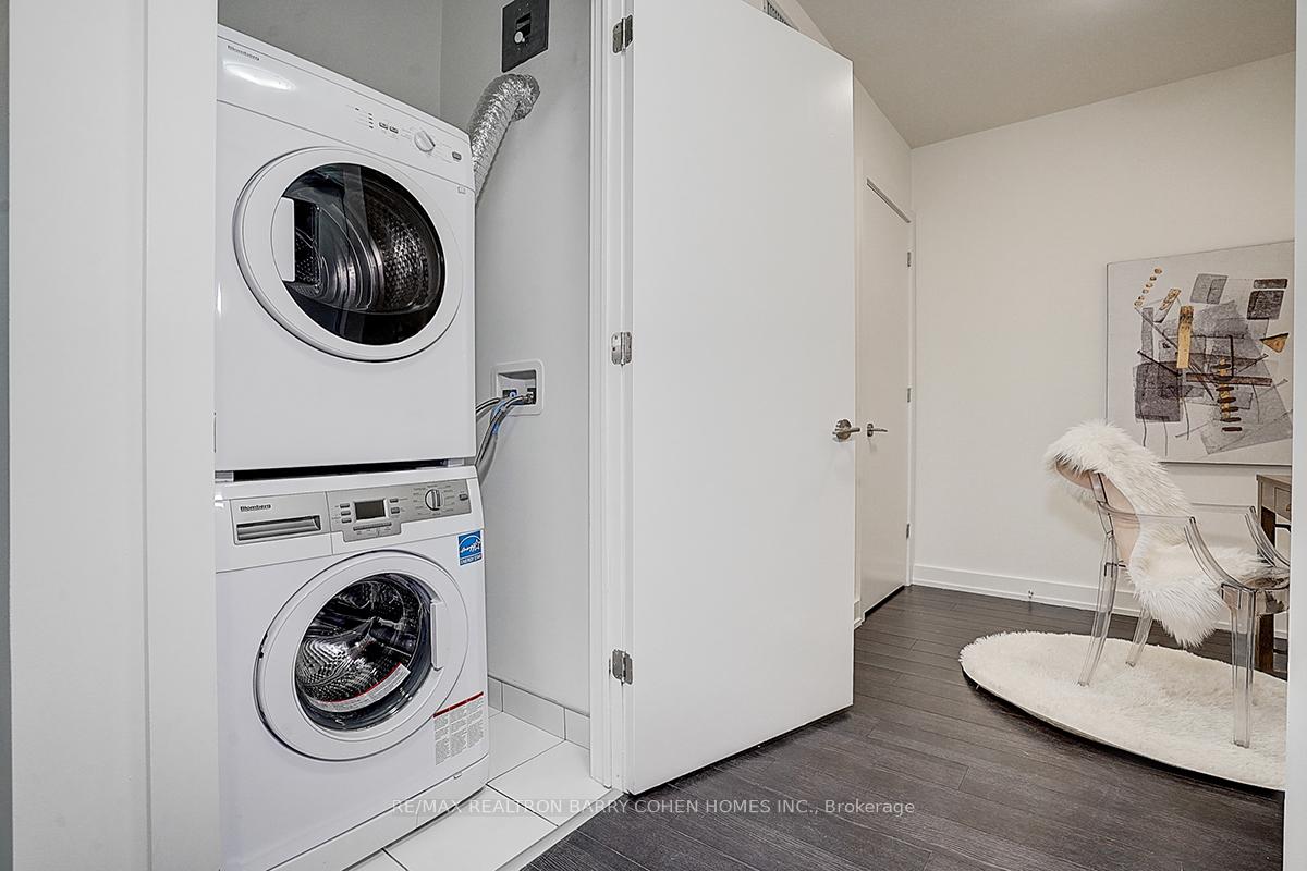 6 Parkwood Avenue TH107, Toronto C02 Unit: TH107