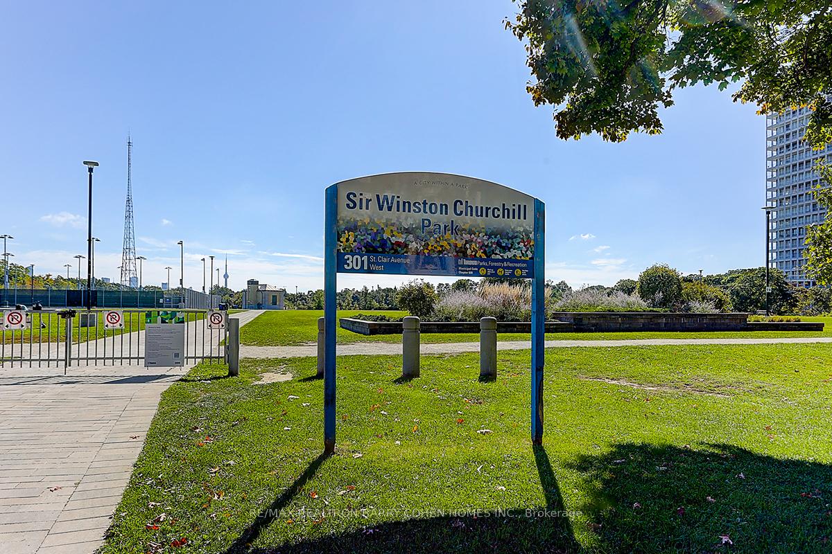 6 Parkwood Avenue TH107, Toronto C02 Unit: TH107