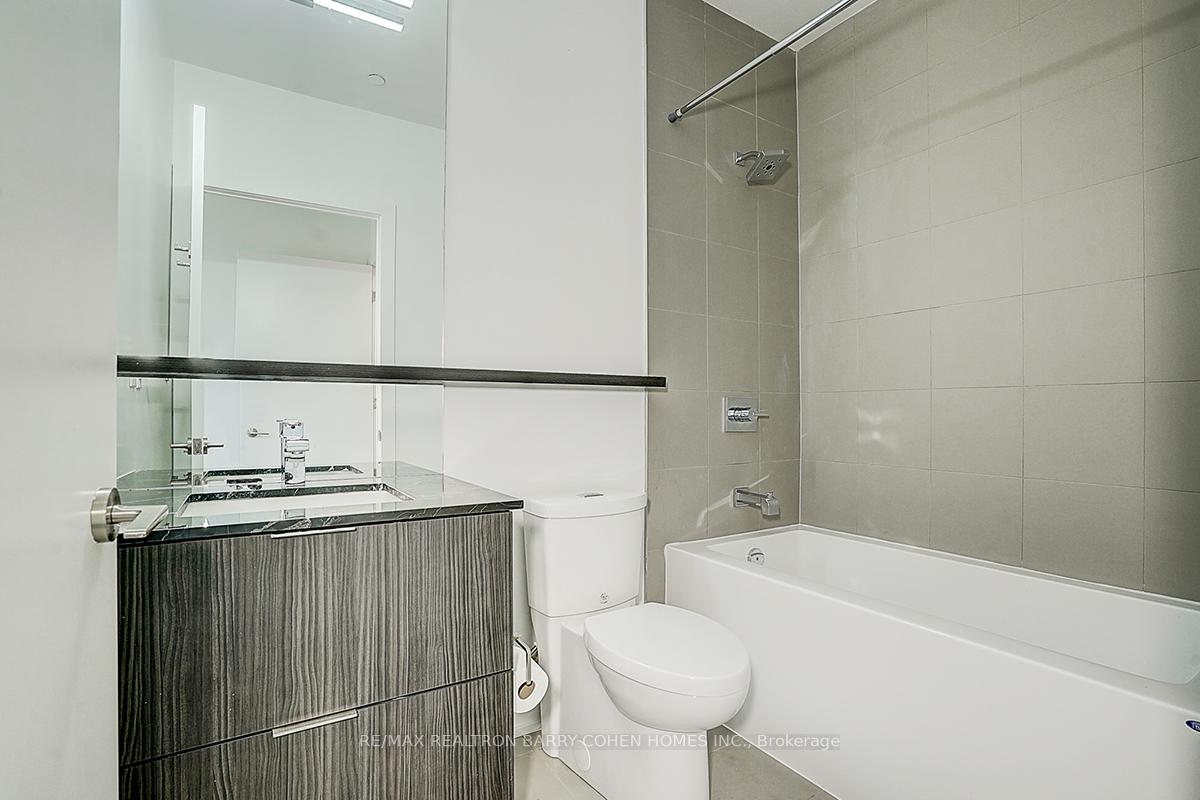 6 Parkwood Avenue TH107, Toronto C02 Unit: TH107