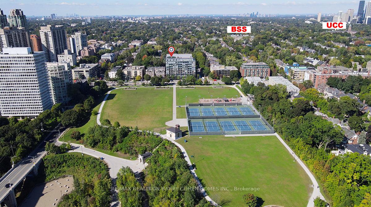 6 Parkwood Avenue TH107, Toronto C02 Unit: TH107