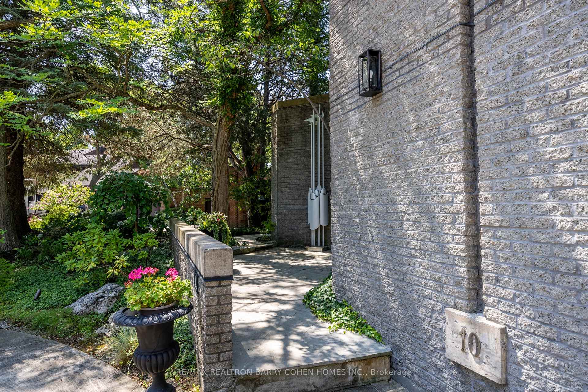 10 Penwood Crescent