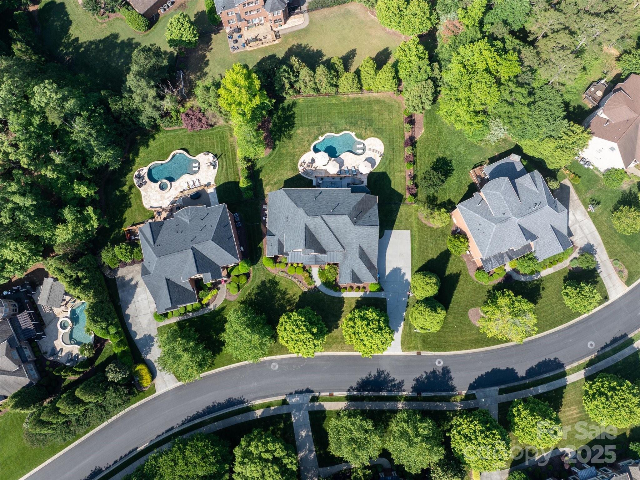 7507 Meadowgate Lane