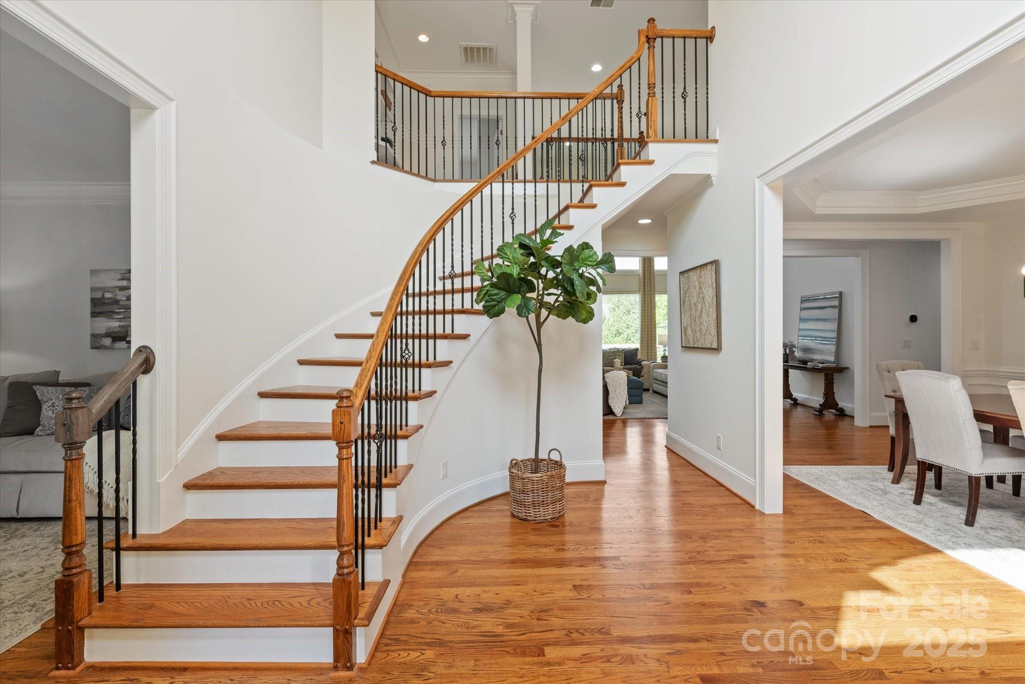 7507 Meadowgate Lane