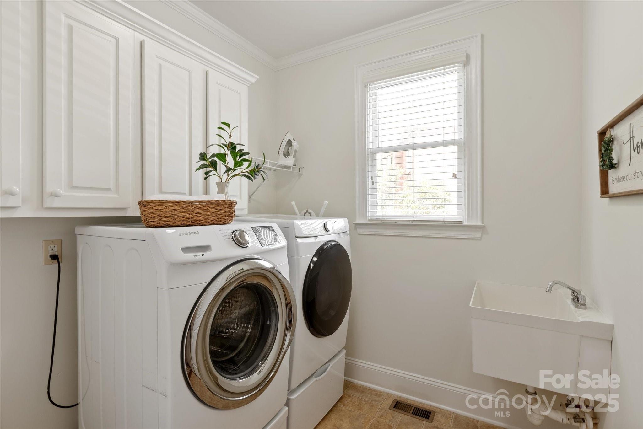 7507 Meadowgate Lane