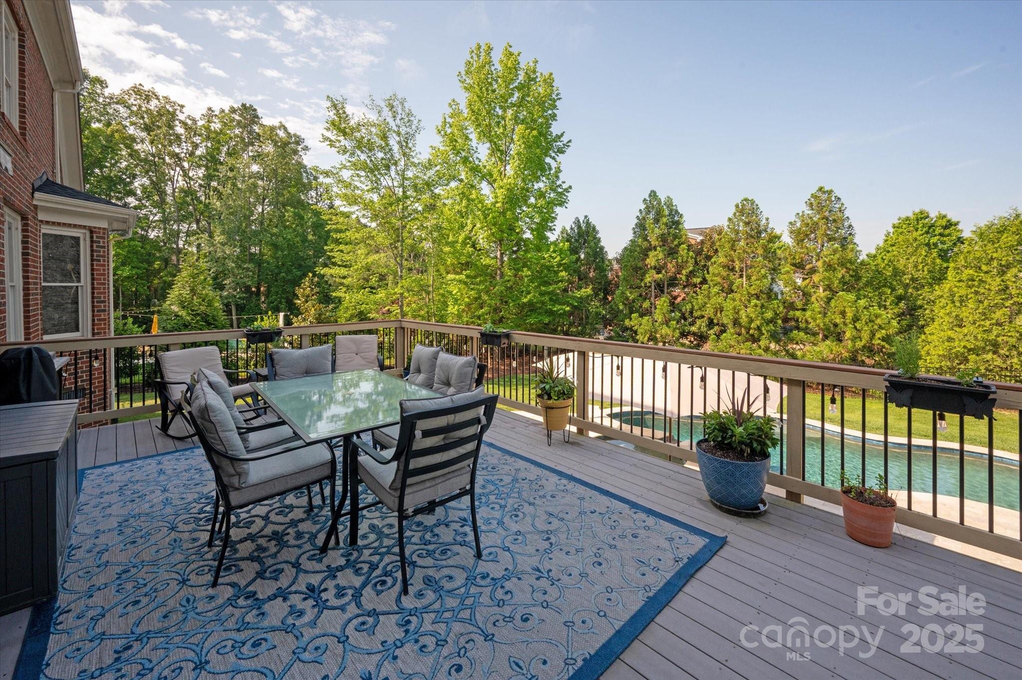 7507 Meadowgate Lane