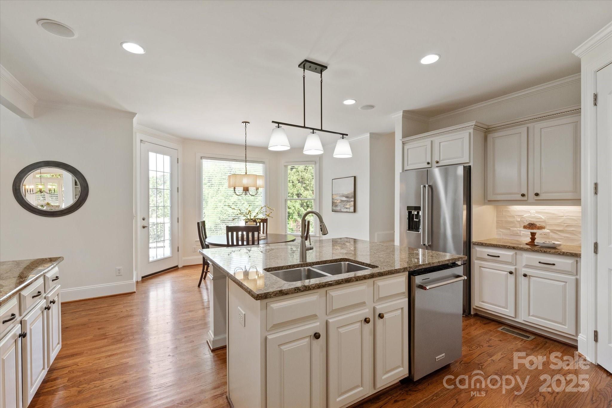 7507 Meadowgate Lane