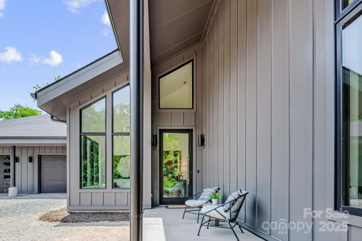 3304 Mar Vista Circle