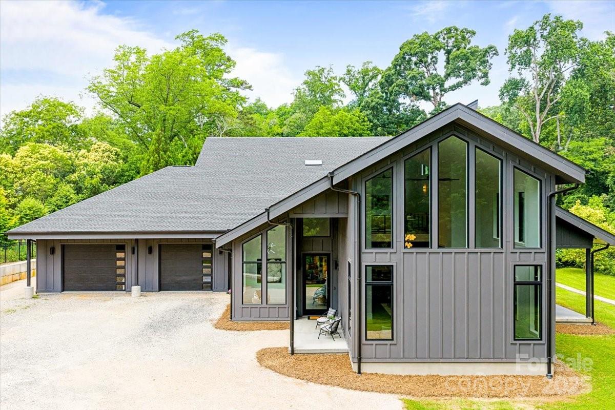 3304 Mar Vista Circle