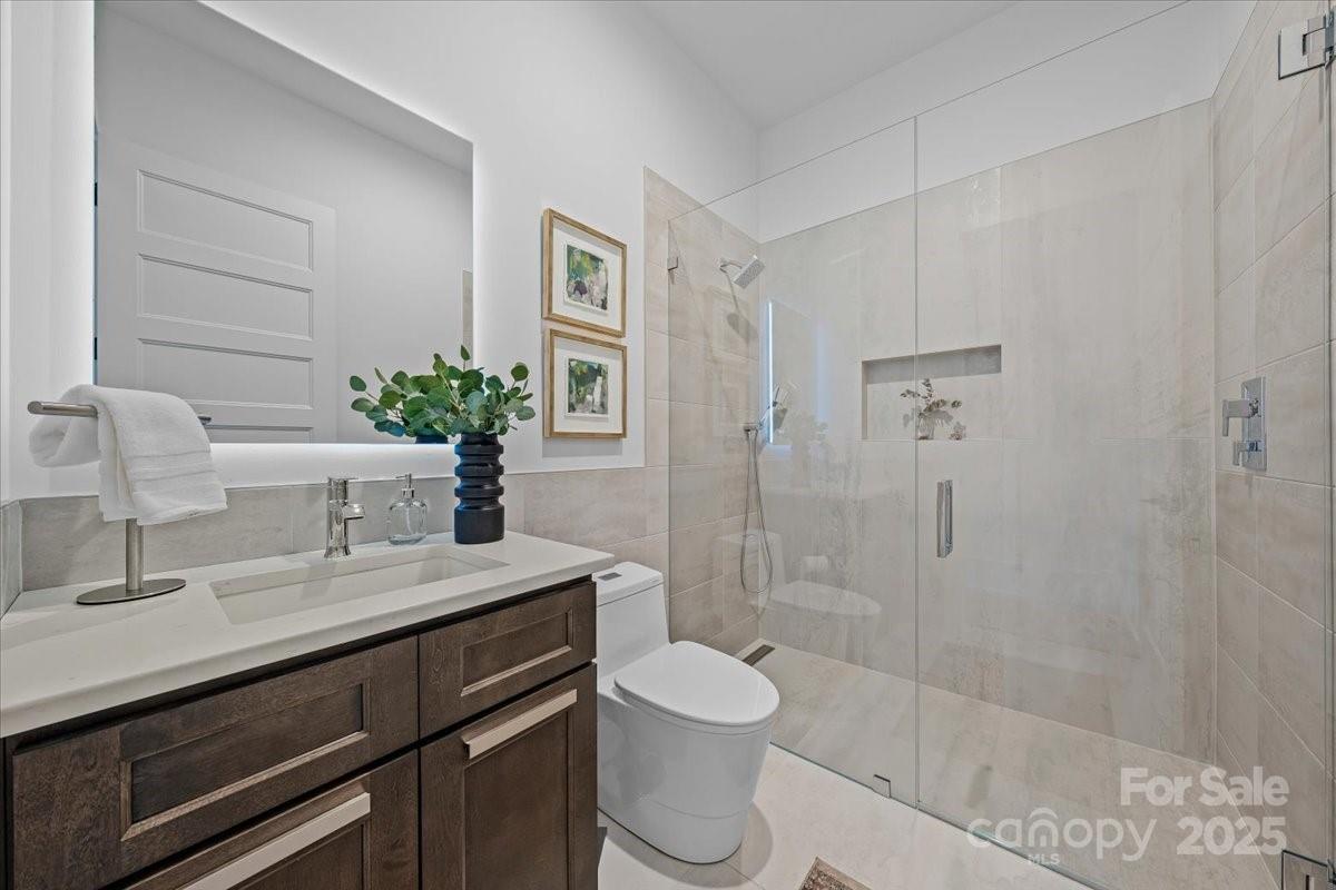 3304 Mar Vista Circle