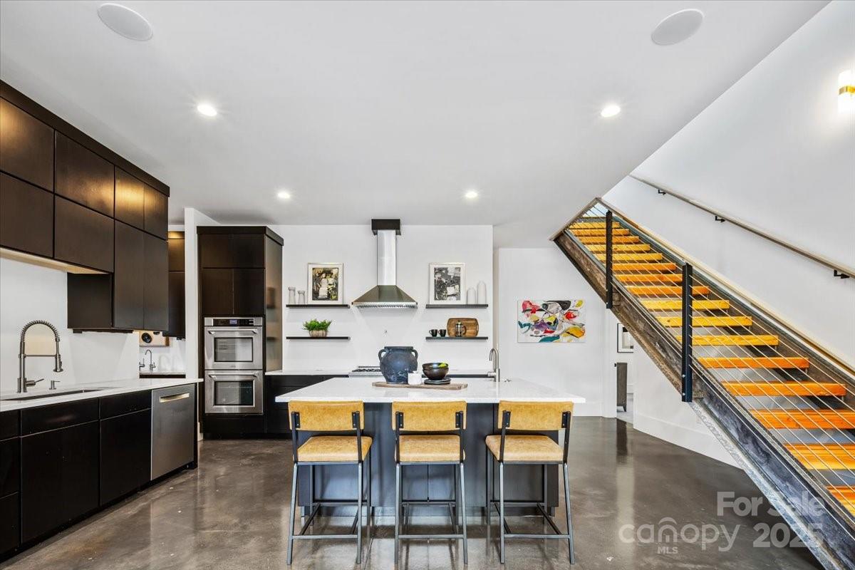 3304 Mar Vista Circle