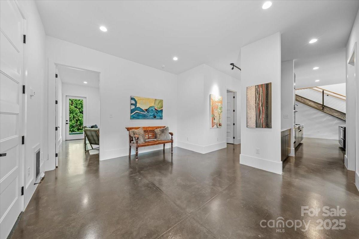 3304 Mar Vista Circle