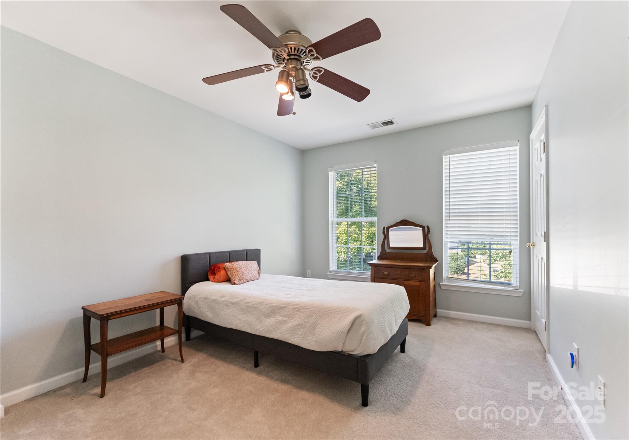 6040 Queens Walk Court