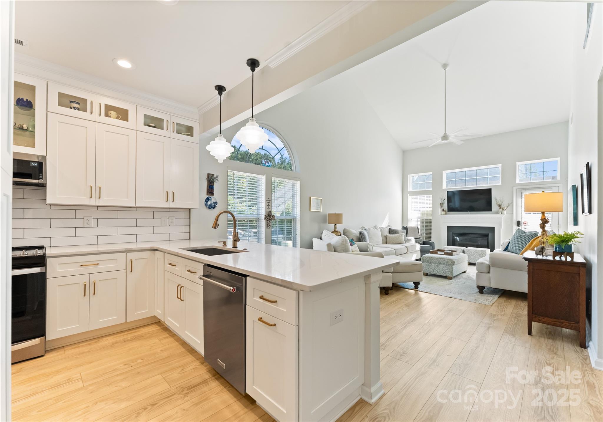 6040 Queens Walk Court