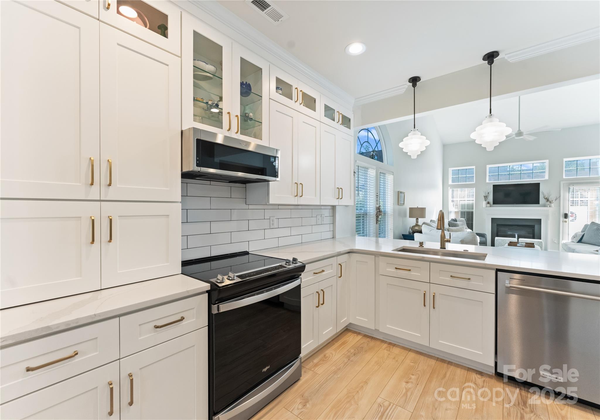 6040 Queens Walk Court