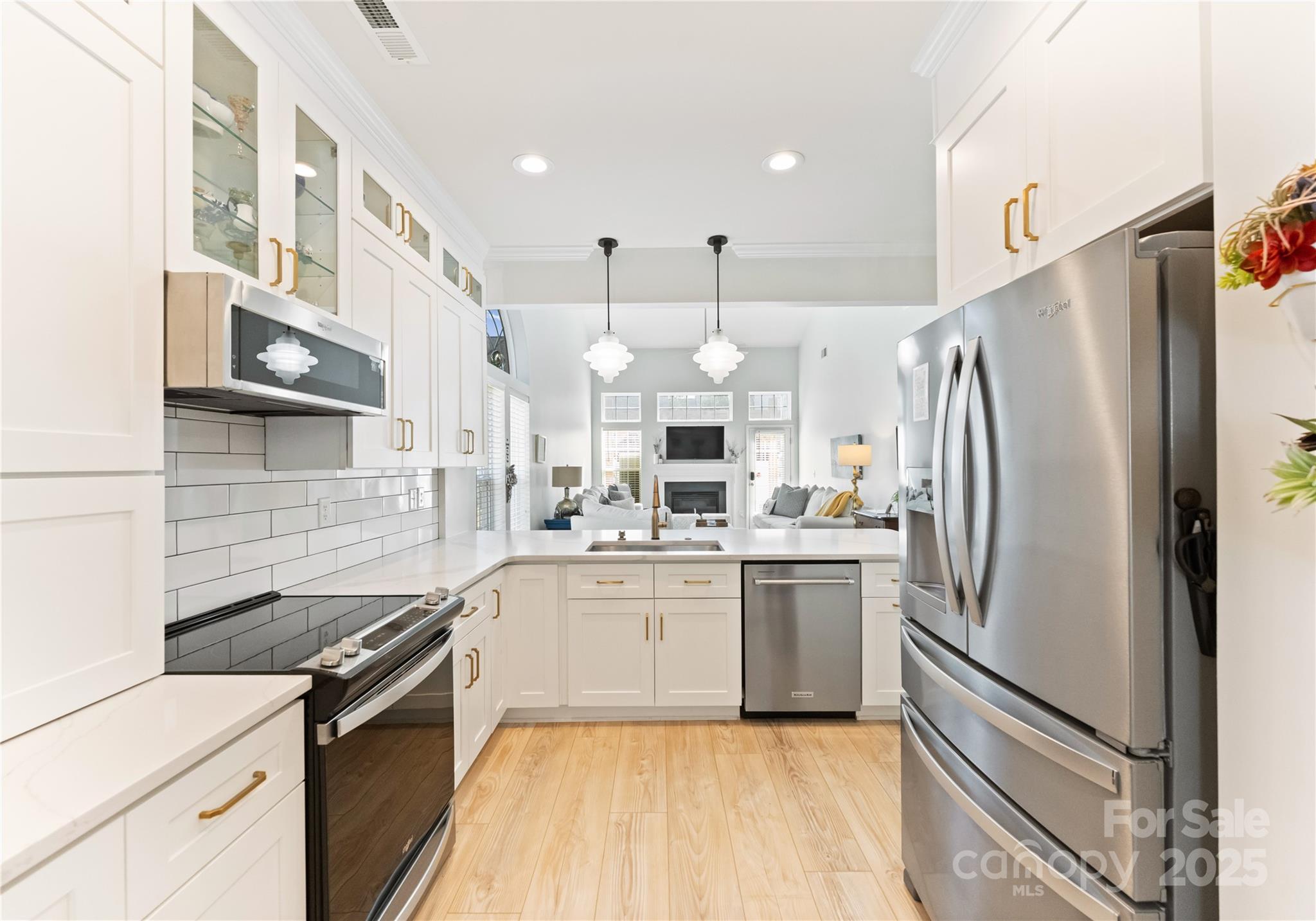 6040 Queens Walk Court