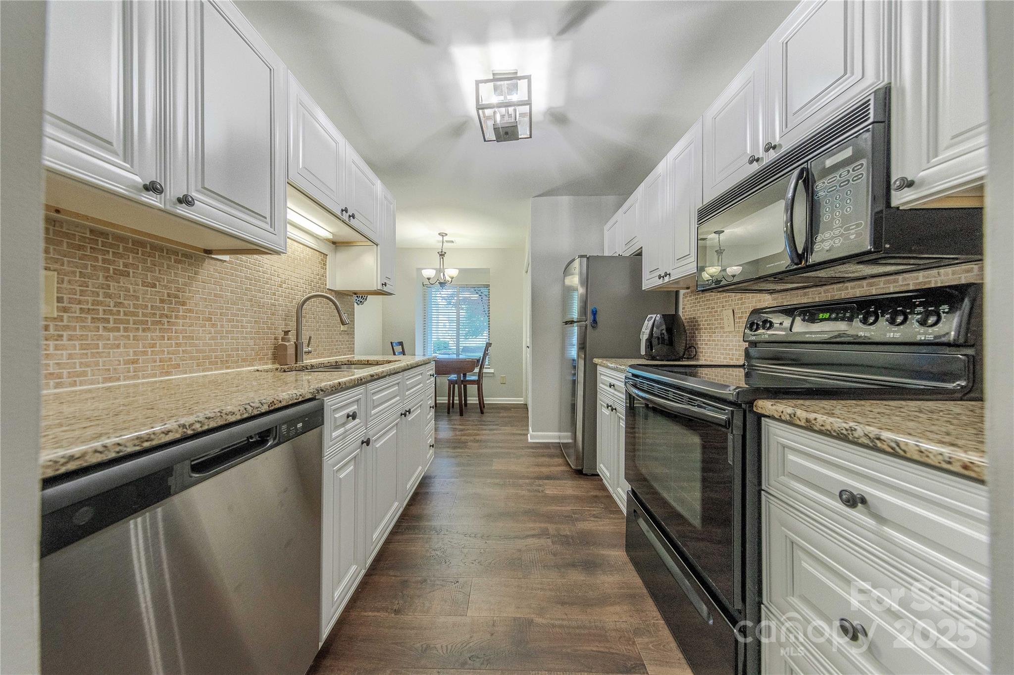 1025 Sardis Cove Drive