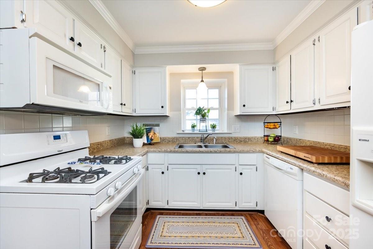 1708 Roxborough Road Unit: H