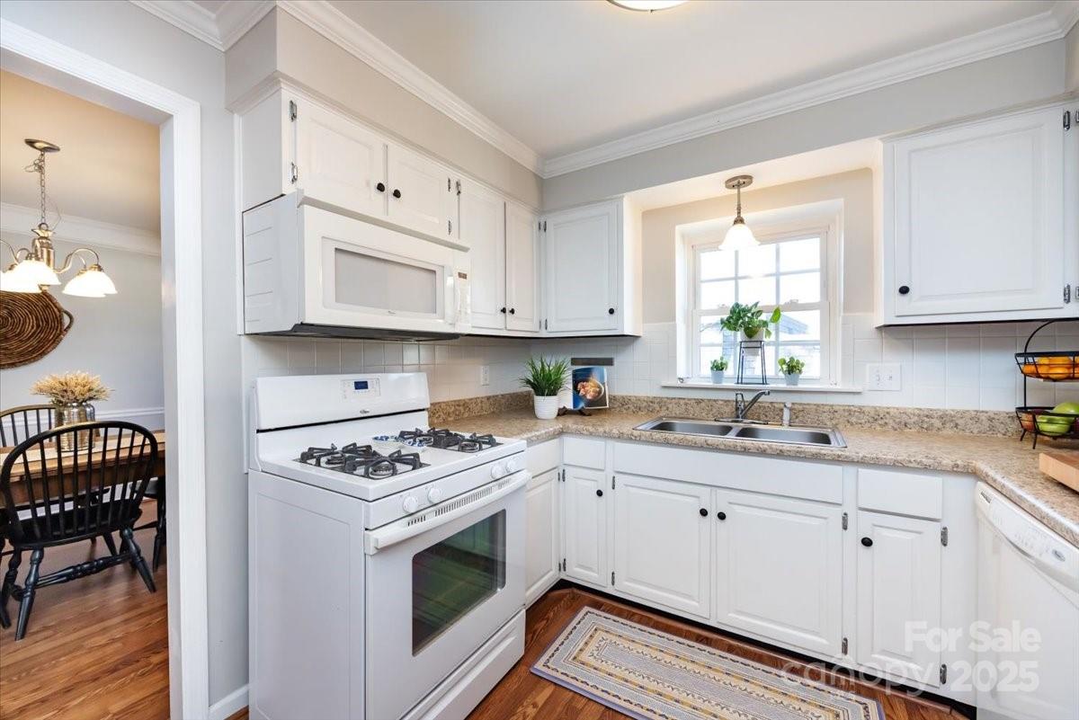 1708 Roxborough Road Unit: H