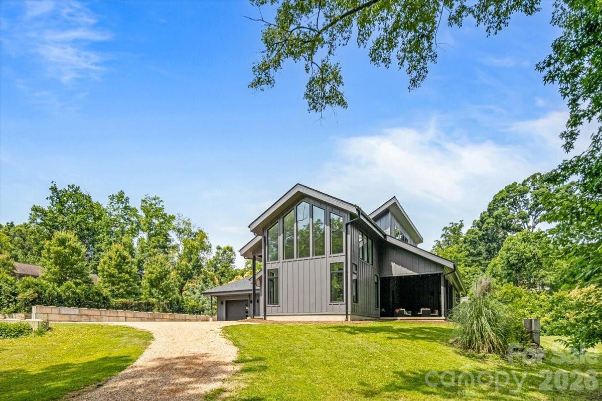 3304 Mar Vista Circle