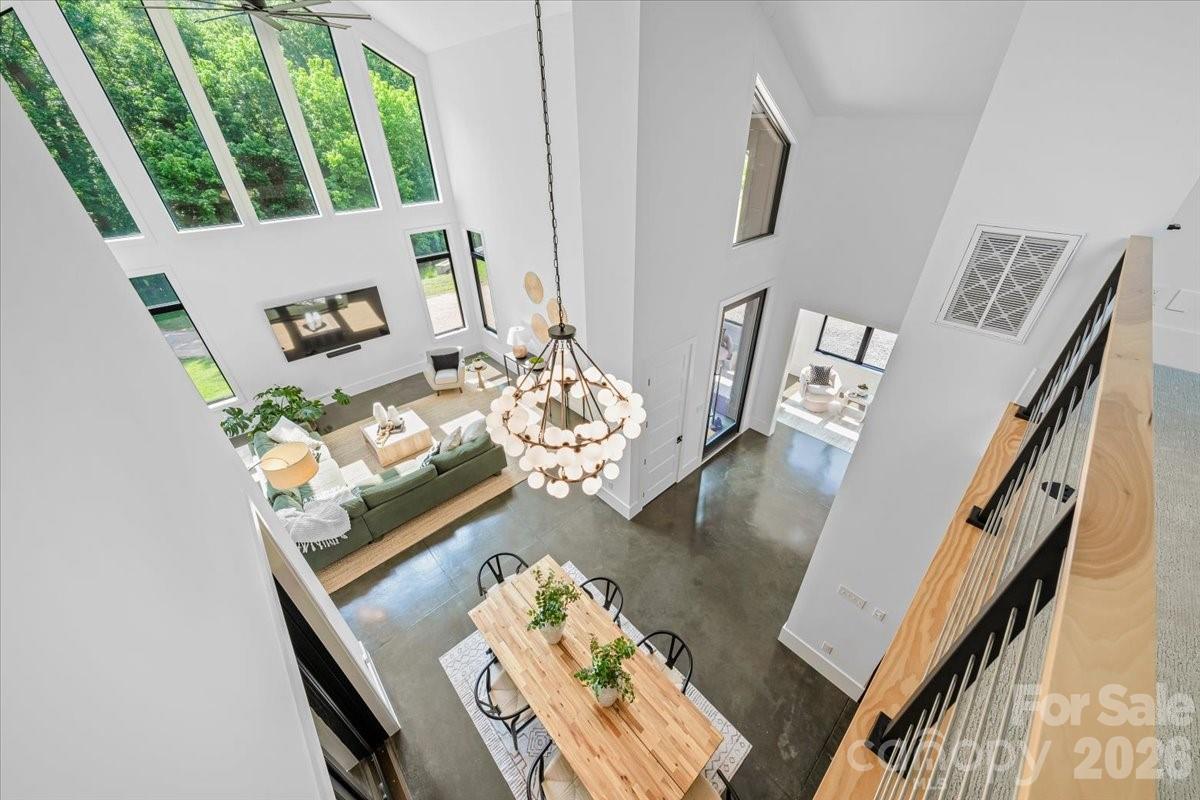 3304 Mar Vista Circle