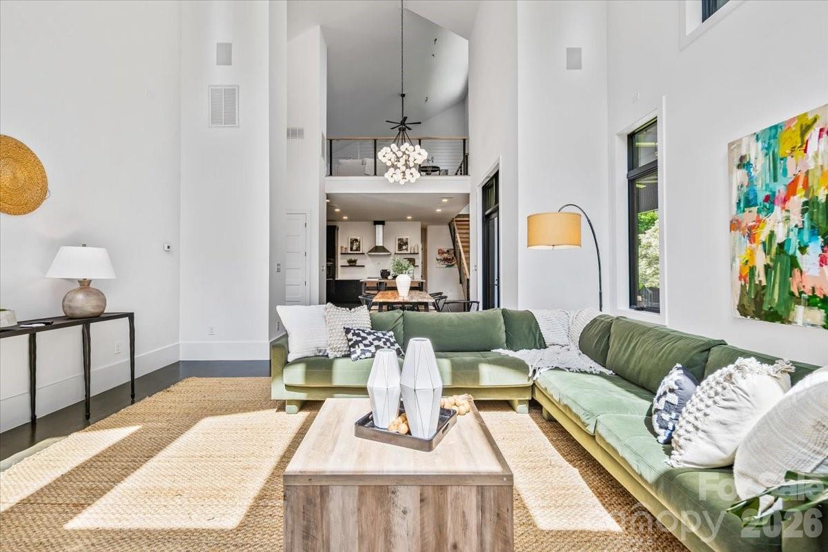 3304 Mar Vista Circle