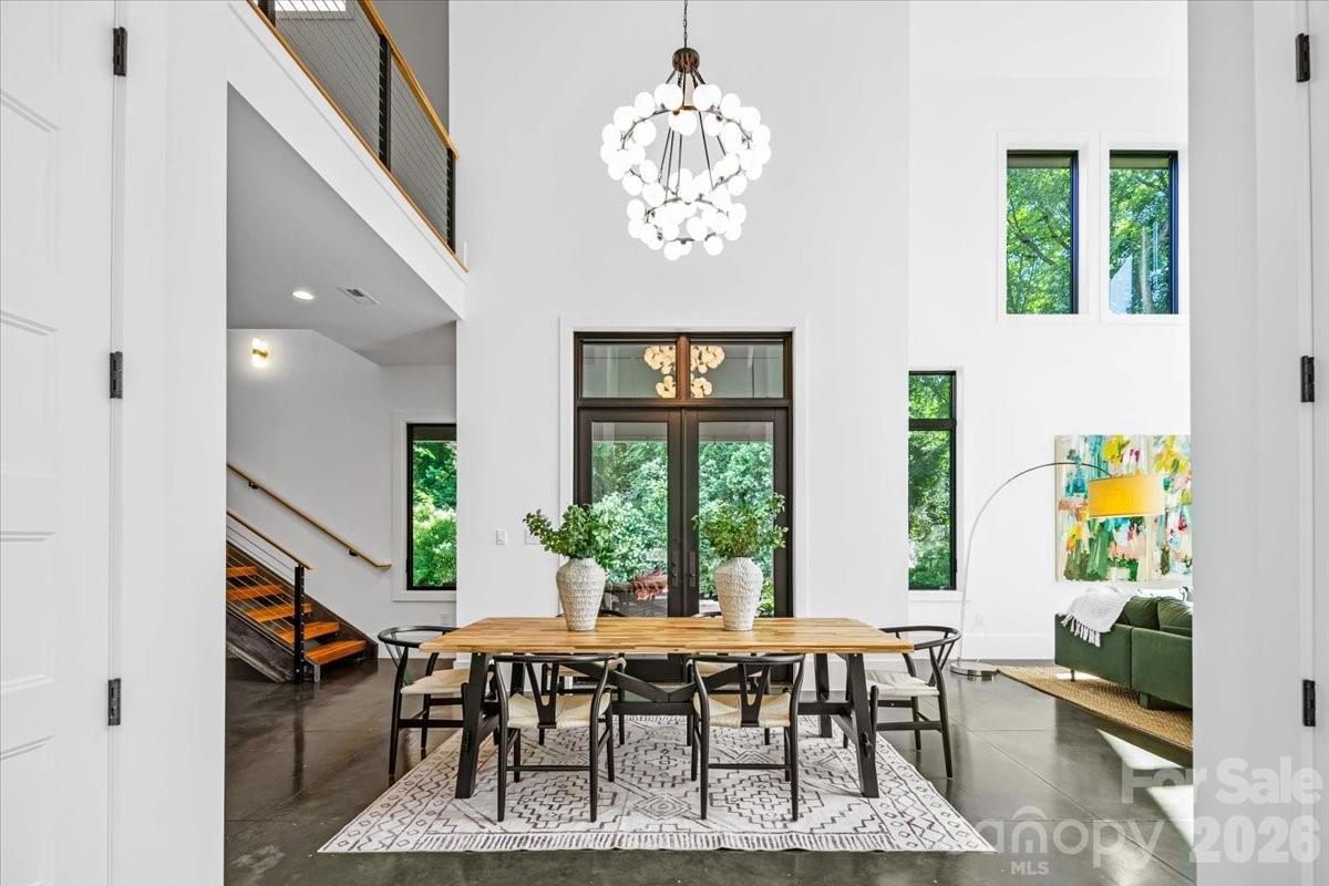 3304 Mar Vista Circle