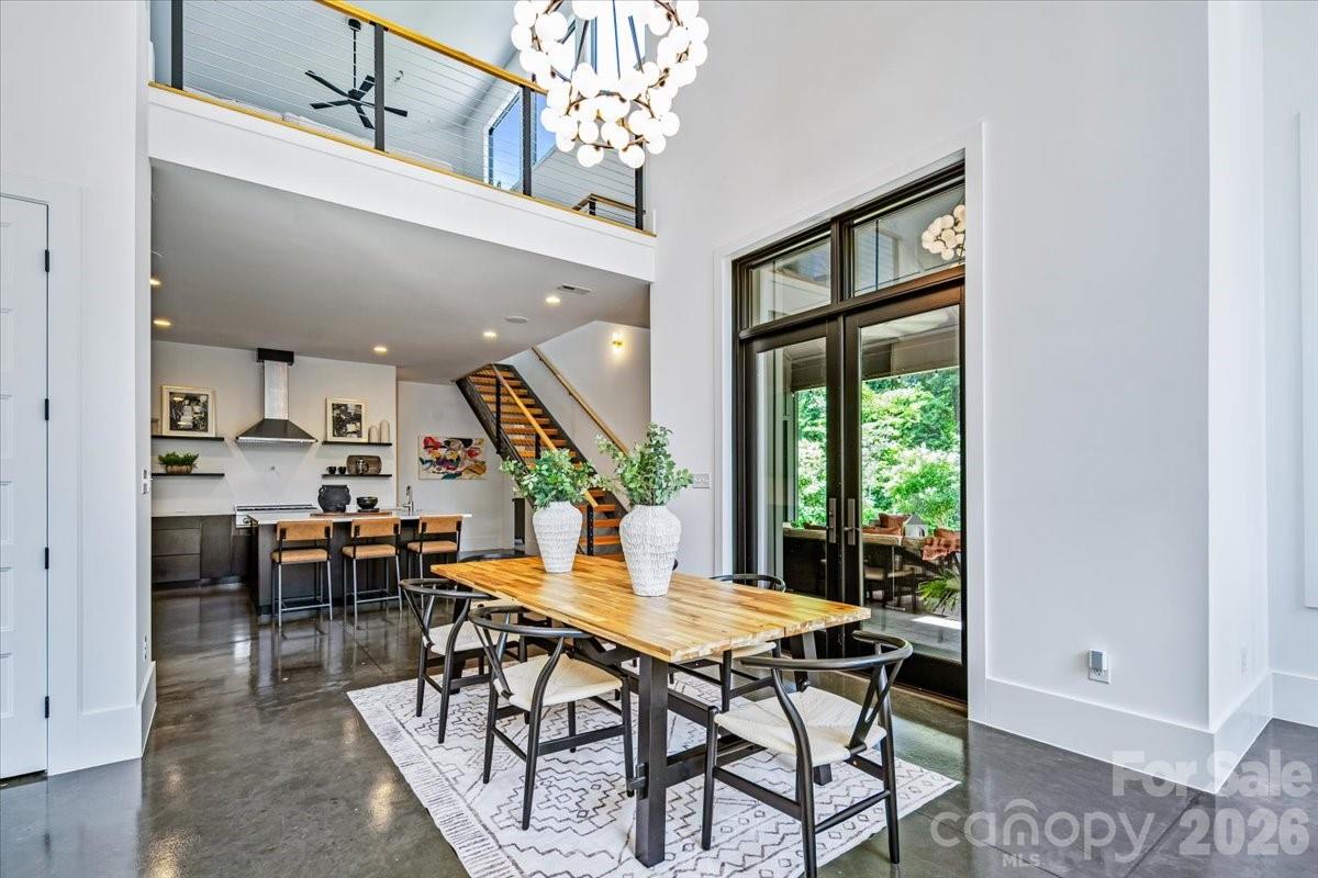 3304 Mar Vista Circle
