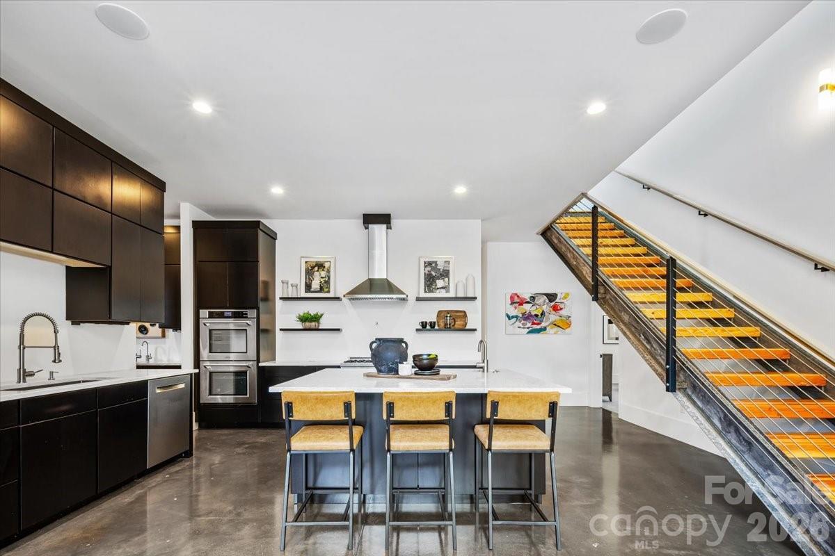 3304 Mar Vista Circle