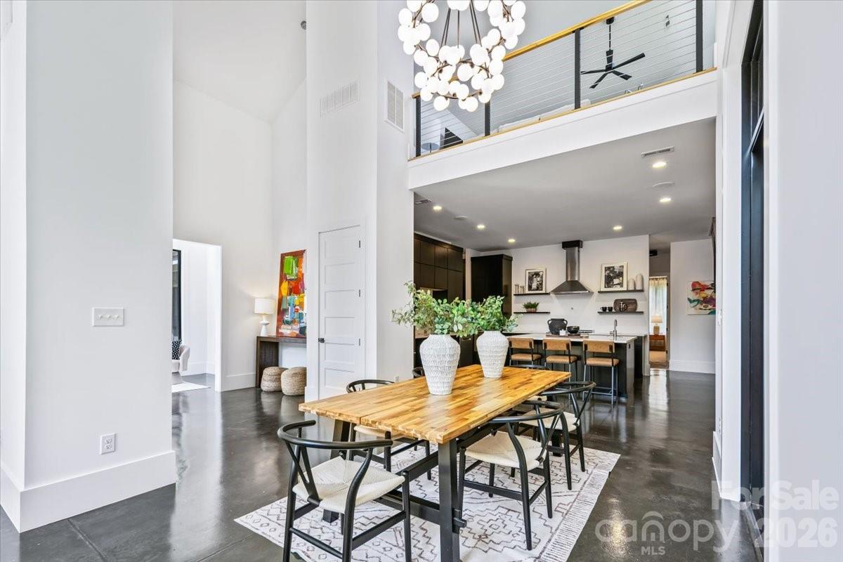 3304 Mar Vista Circle