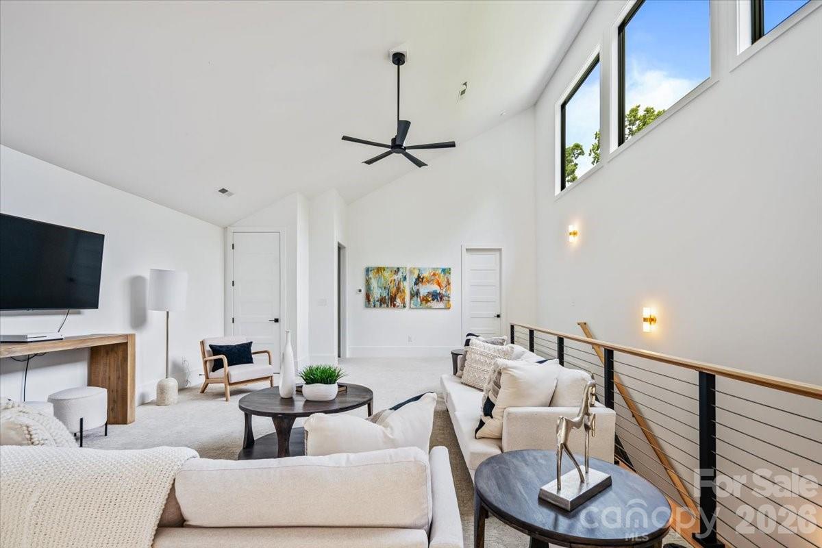 3304 Mar Vista Circle