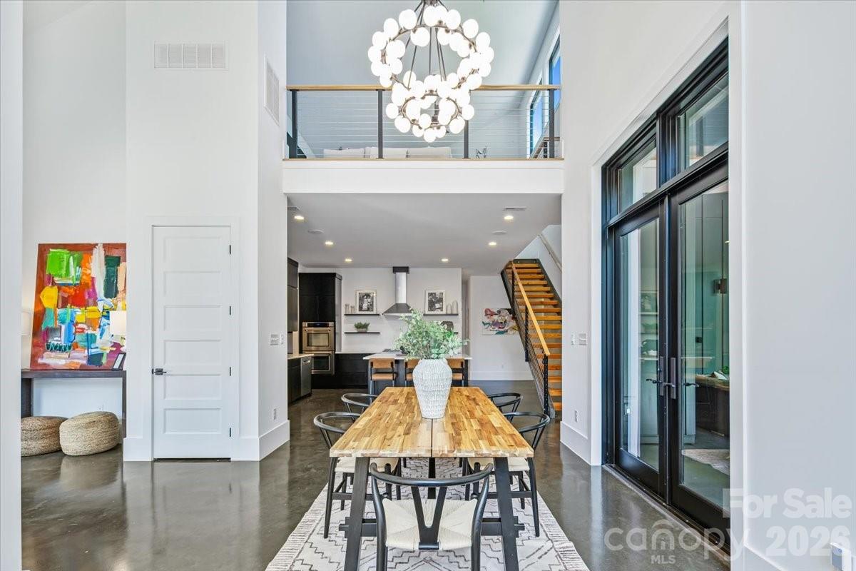3304 Mar Vista Circle