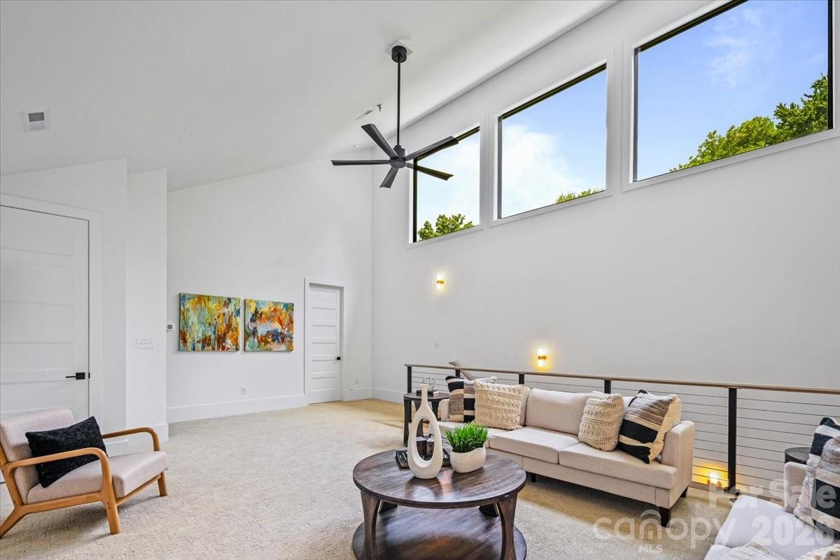3304 Mar Vista Circle