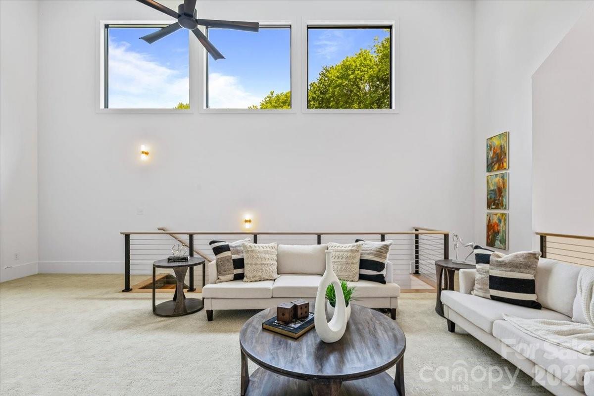 3304 Mar Vista Circle