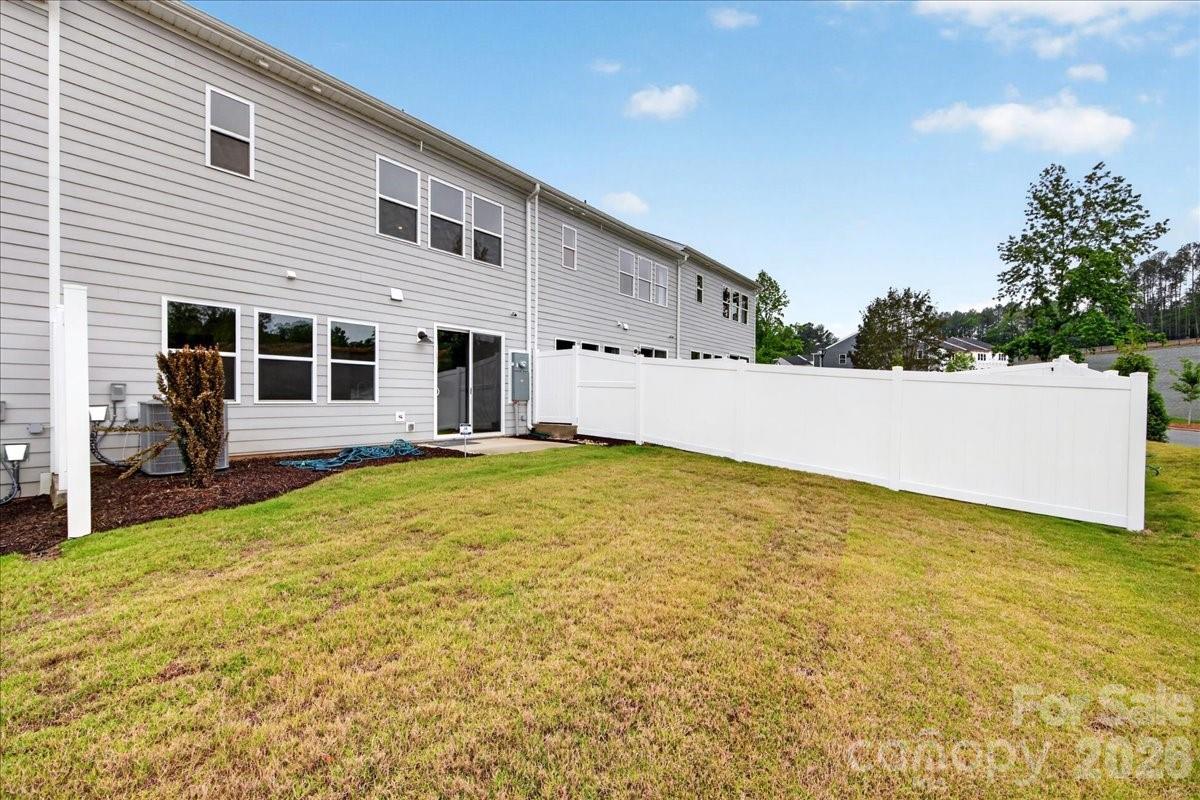512 Webster Lane