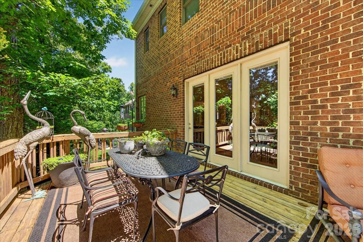 2702 Cecily Court