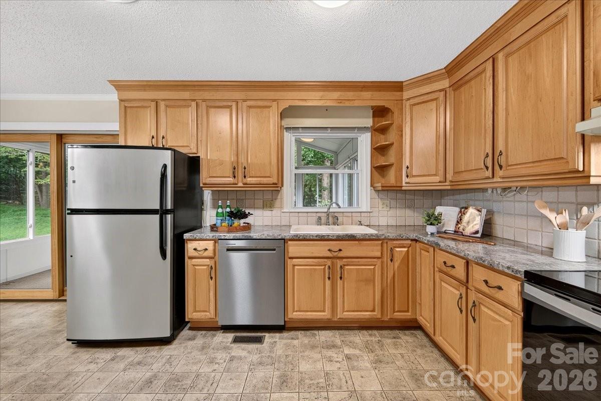5000 Cedar Forest Drive
