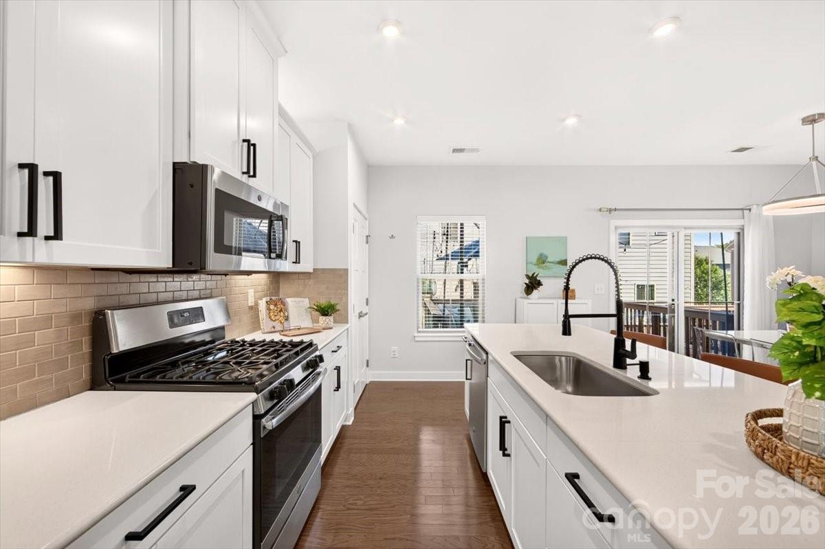 1728 Town Oak Lane